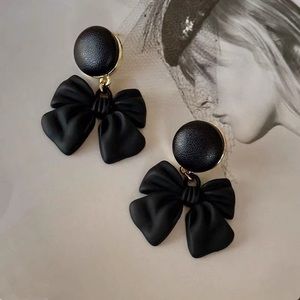 🎀 Bow Knot Earrings